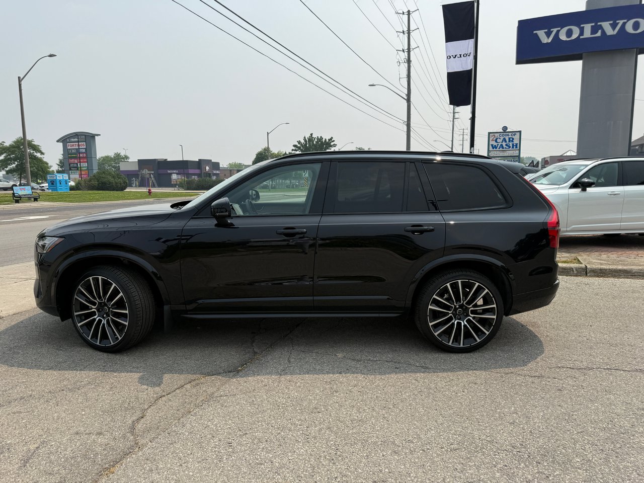 2026 Volvo XC90 Plus Dark Theme-9