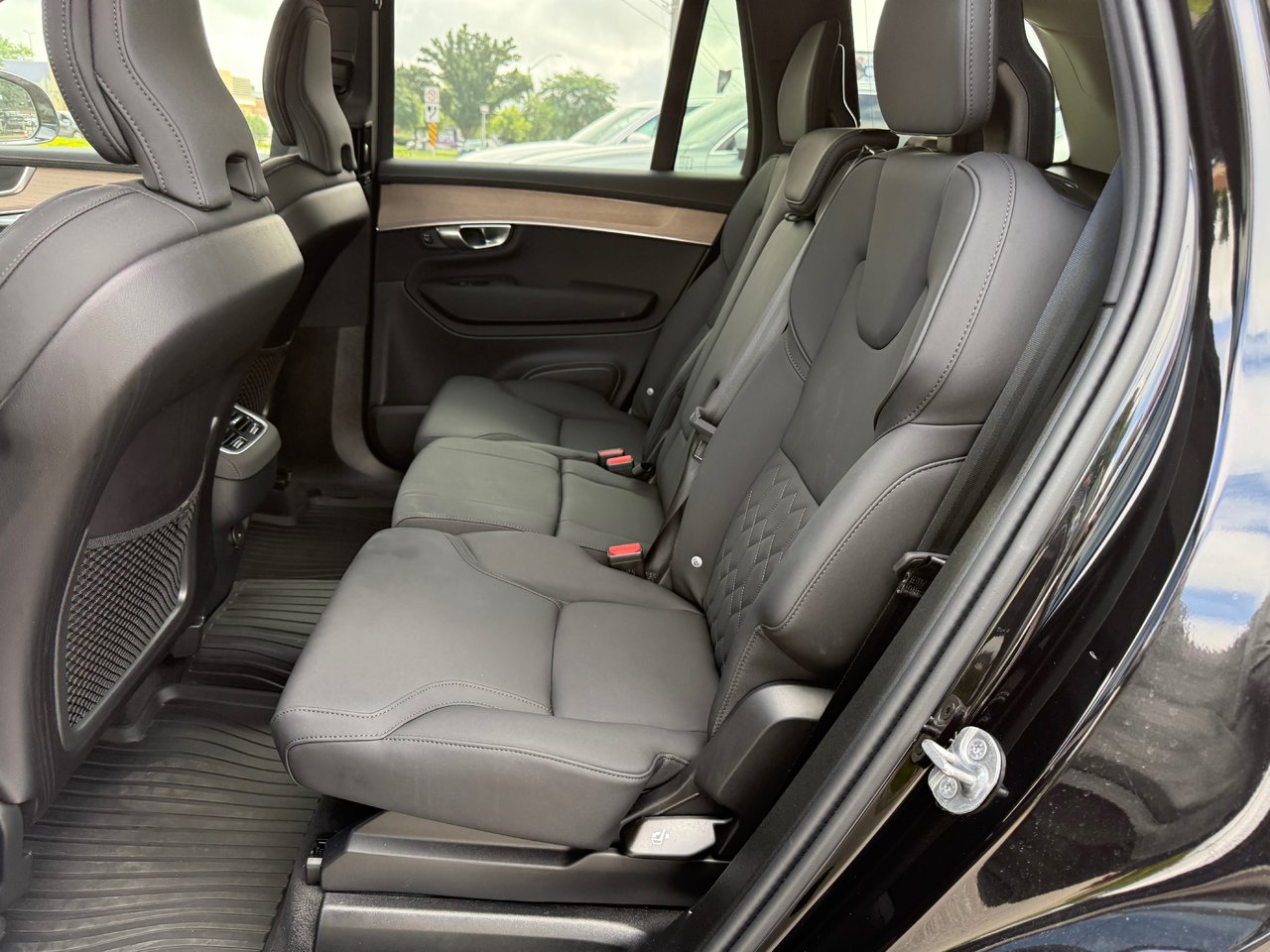 2026 Volvo XC90 Plus Dark Theme-22