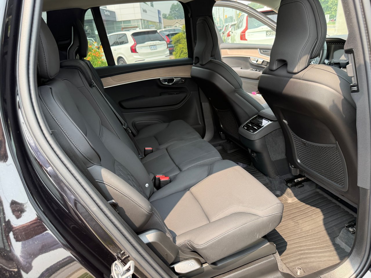 2026 Volvo XC90 Plus Dark Theme-16
