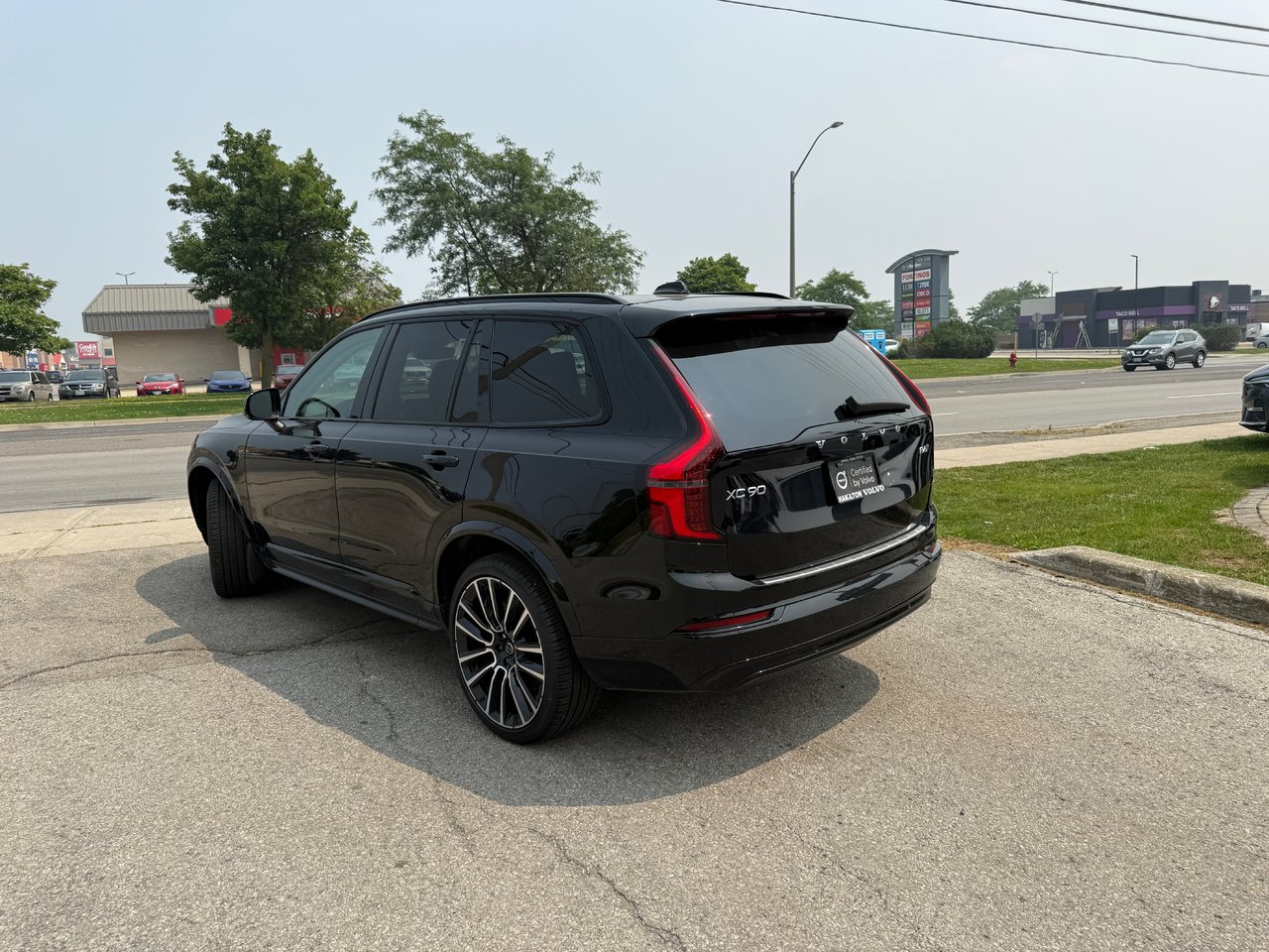 2026 Volvo XC90 Plus Dark Theme-8