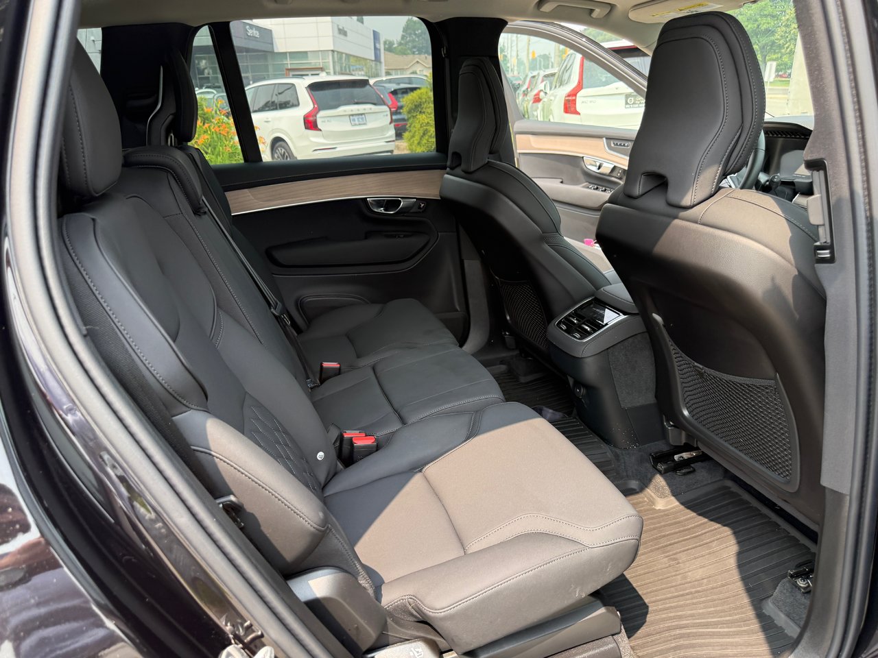 2026 Volvo XC90 Plus Dark Theme-15