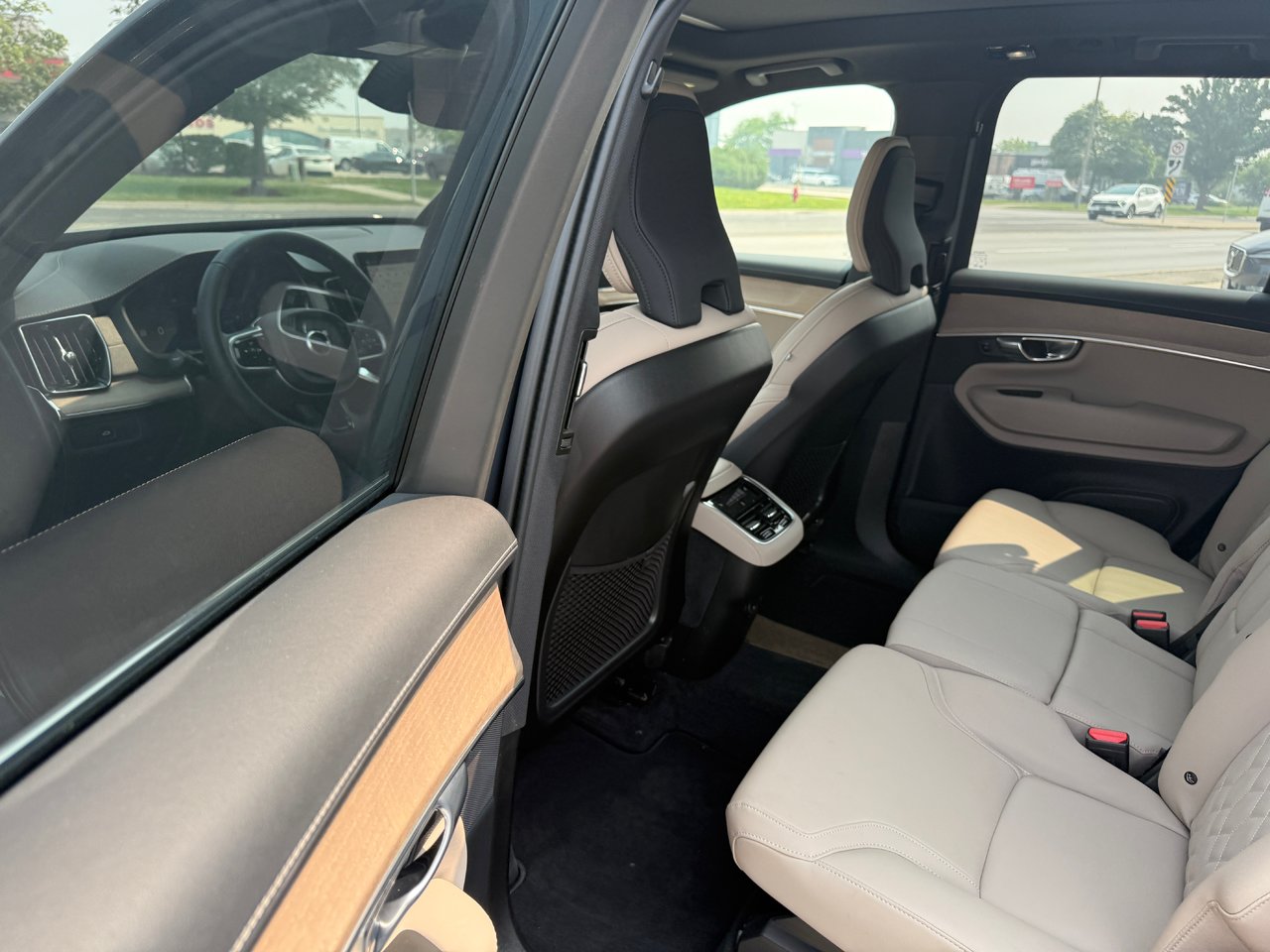 2026 Volvo XC90 Plus Bright Theme-12
