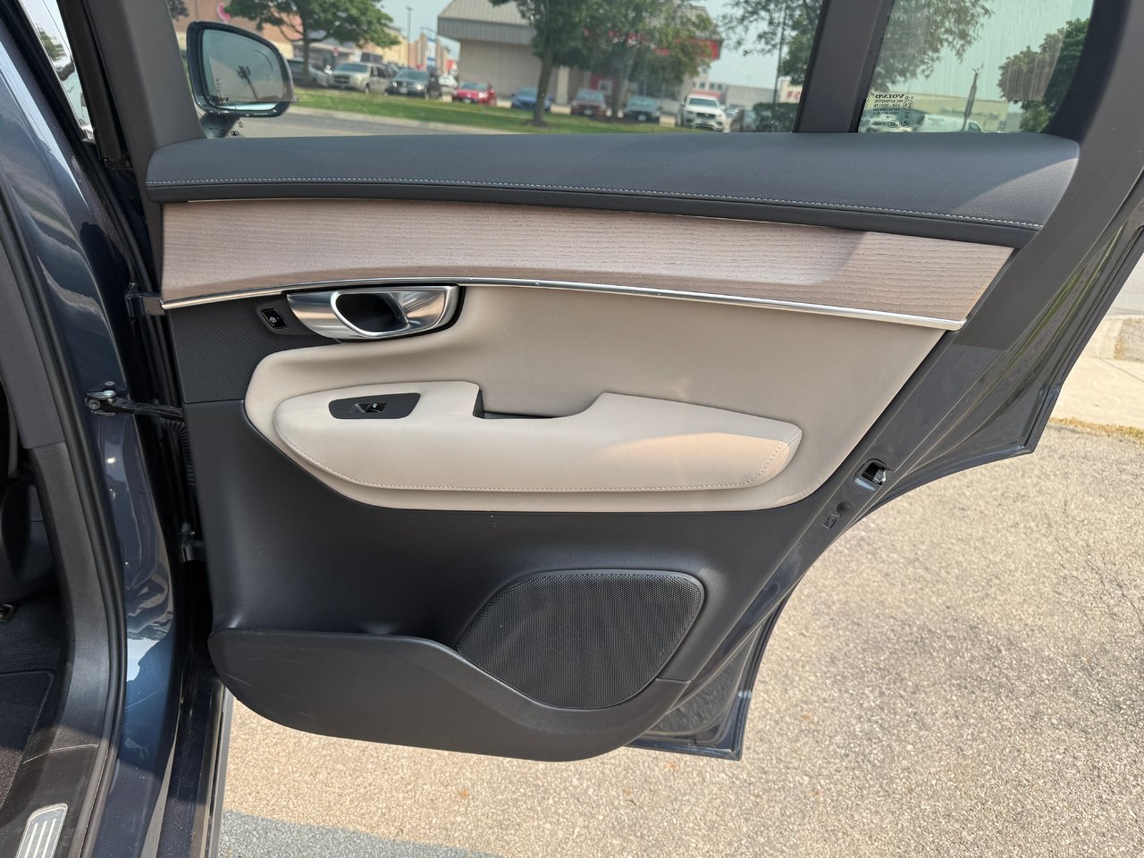 2026 Volvo XC90 Plus Bright Theme-19
