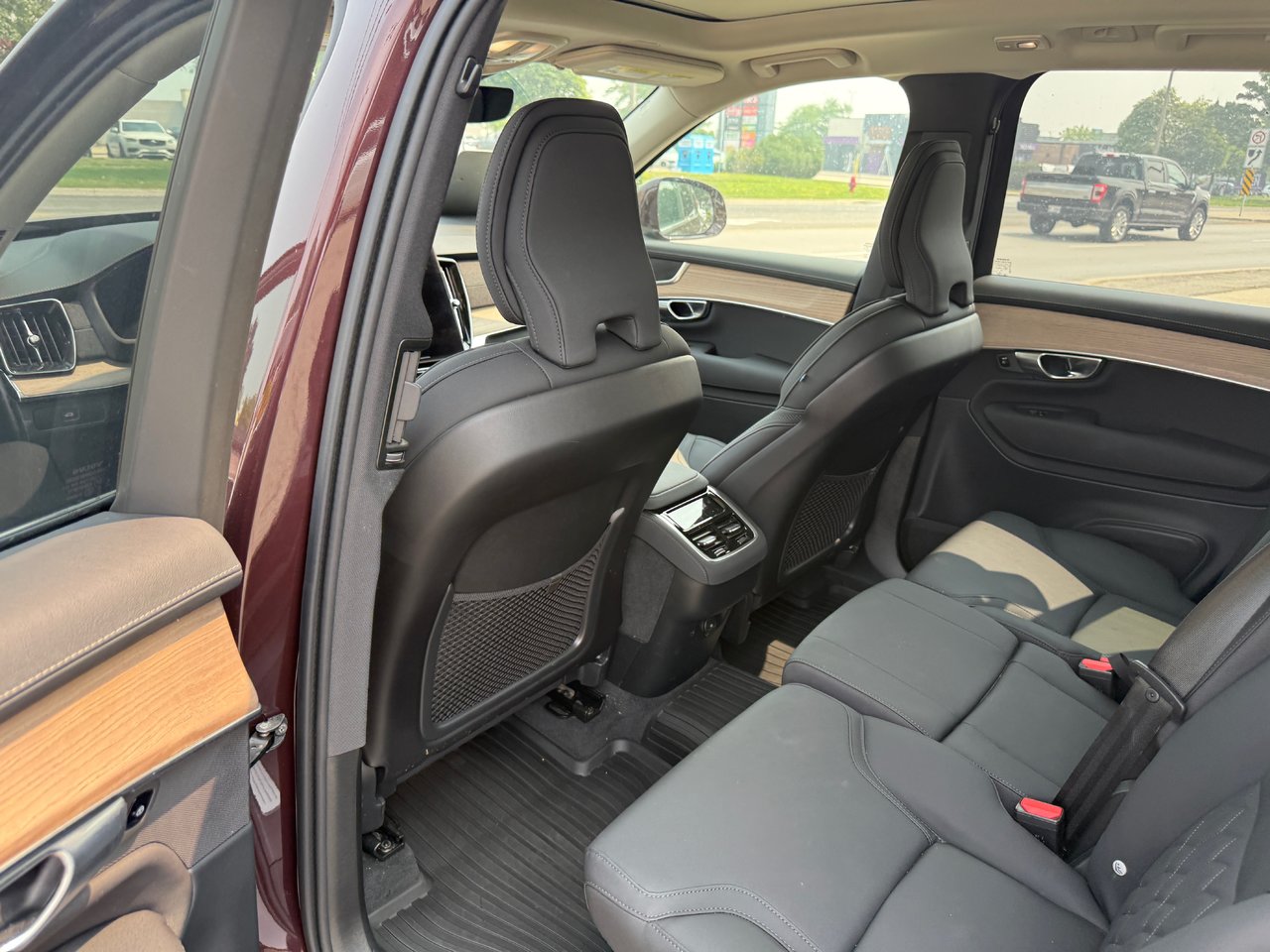 2026 Volvo XC90 Plus Bright Theme-12