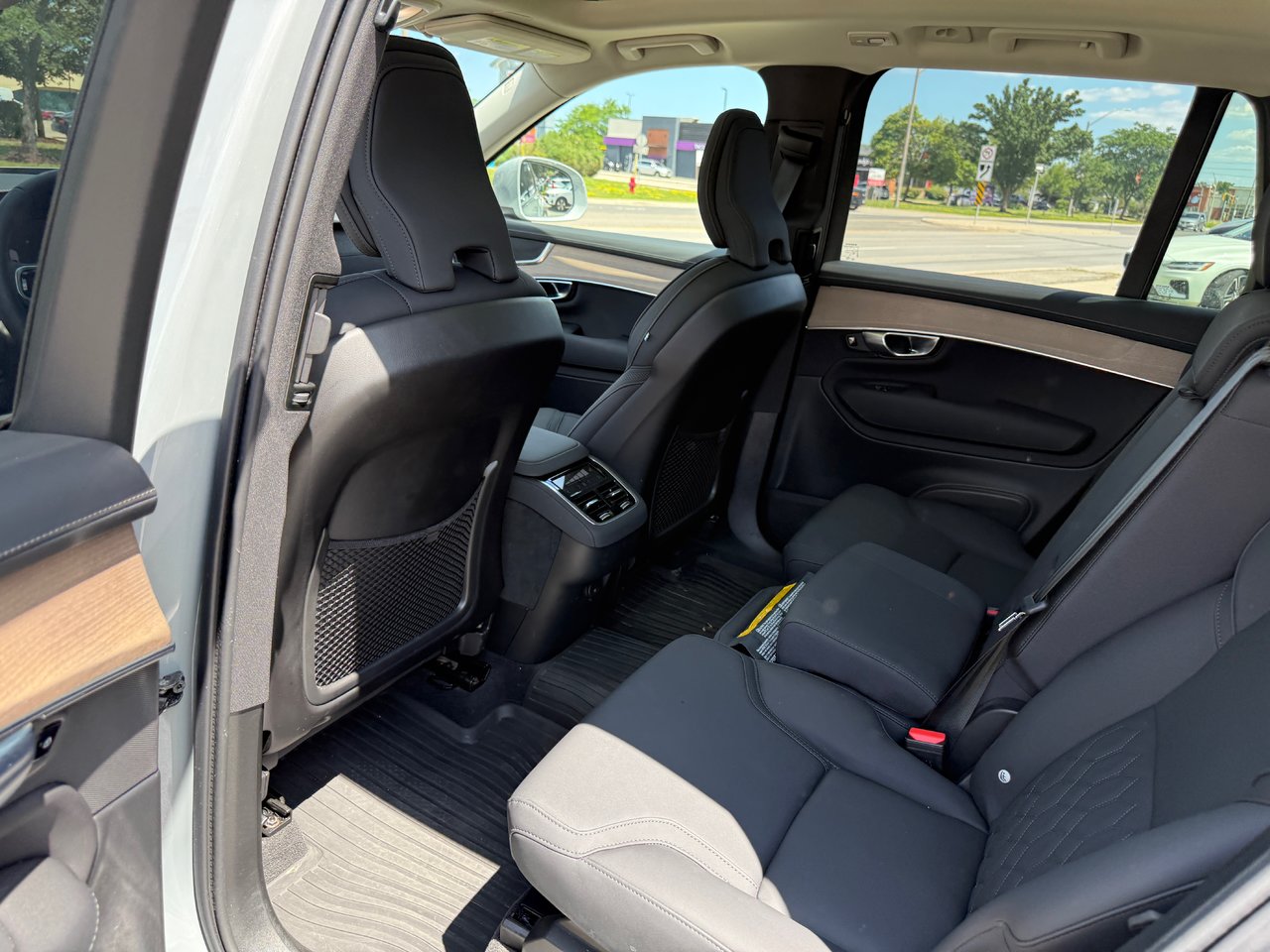 2026 Volvo XC90 Plus Bright Theme-11