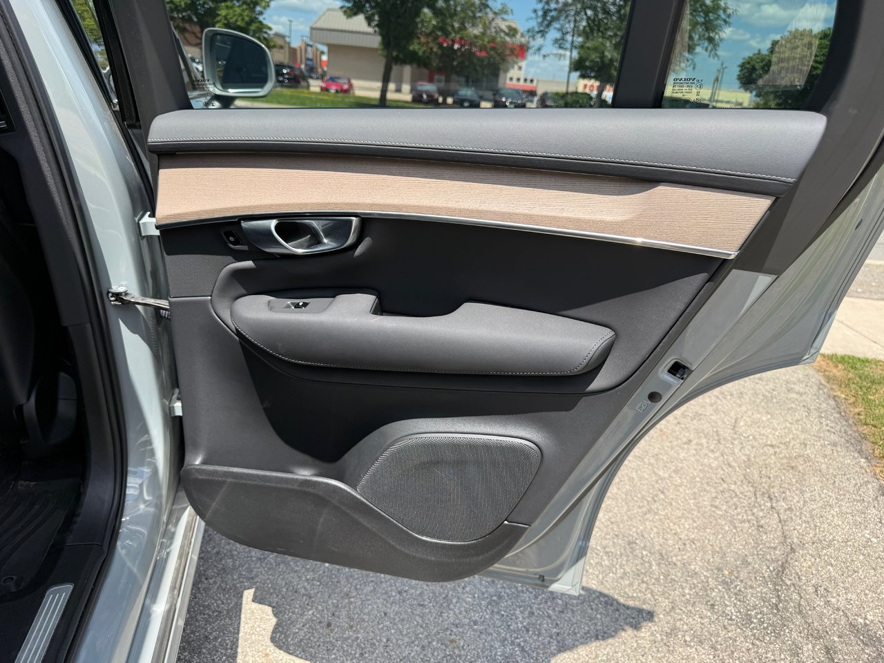 2026 Volvo XC90 Plus Bright Theme-19