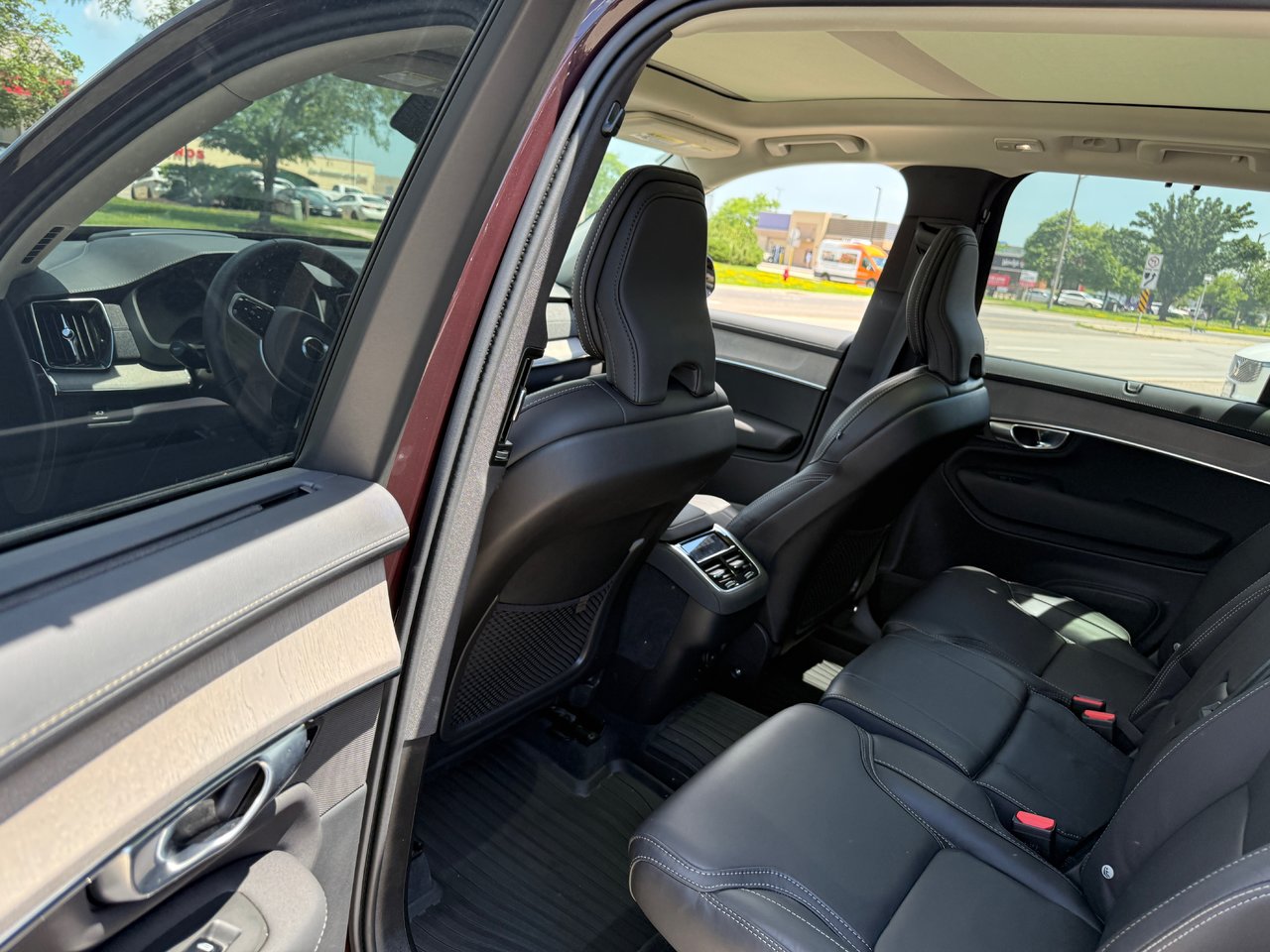 2026 Volvo XC90 Ultra Dark Theme-15