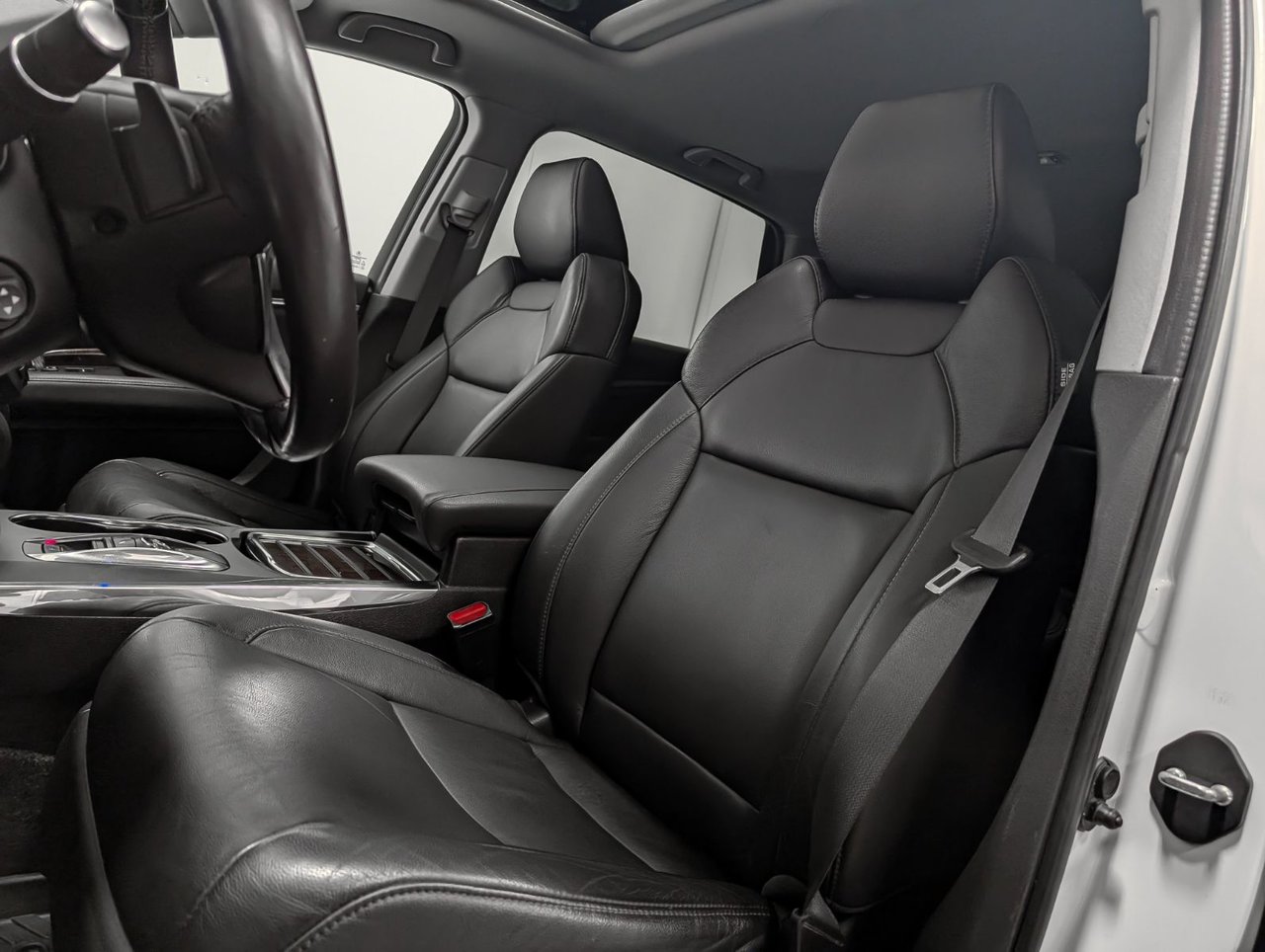 Acura MDX at 2017-23