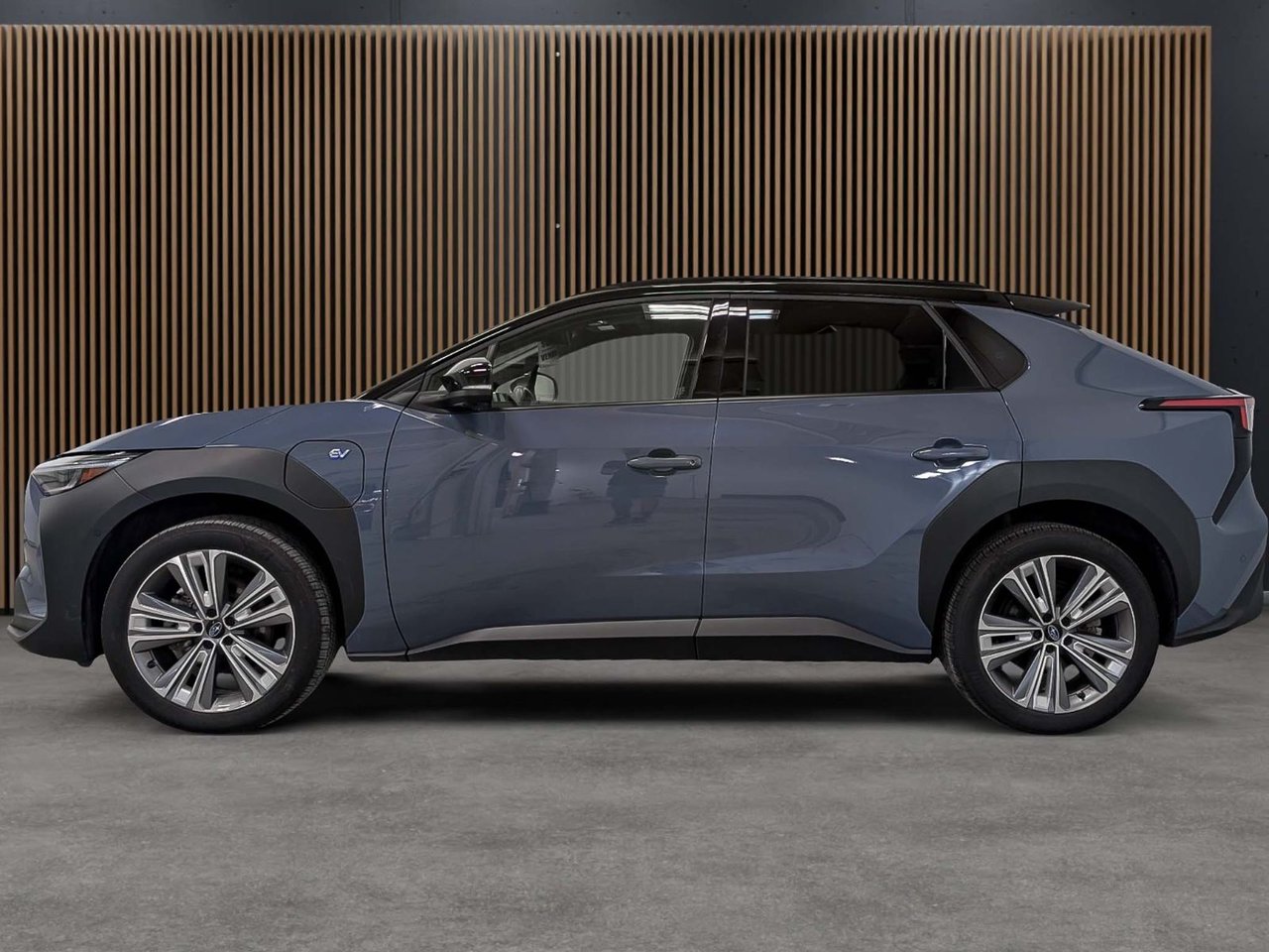 Subaru Solterra AWD with Technology Package 2024-3