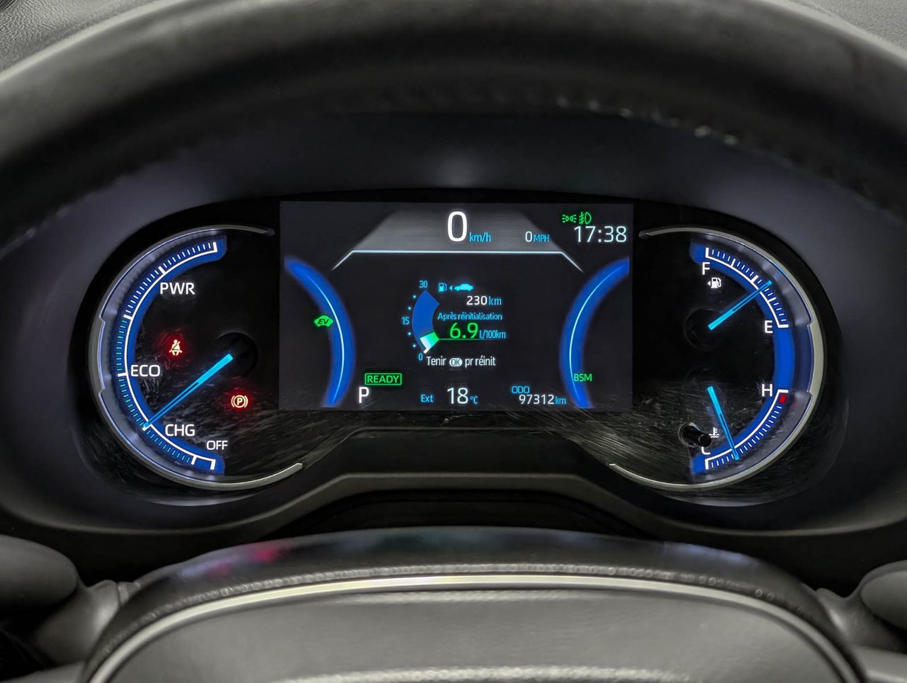 2021 Toyota RAV4 Hybrid XSE AWD-25