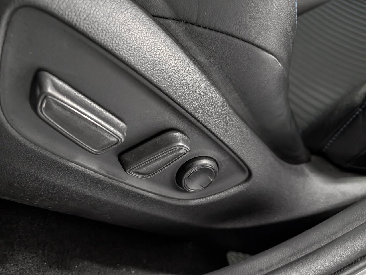 2021 Toyota RAV4 Hybrid XSE AWD-10