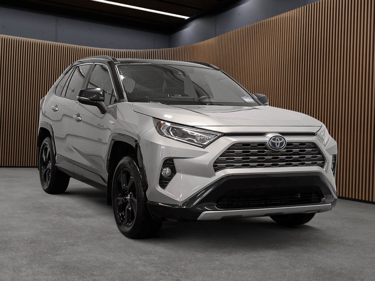 2021 Toyota RAV4 Hybrid XSE AWD-2