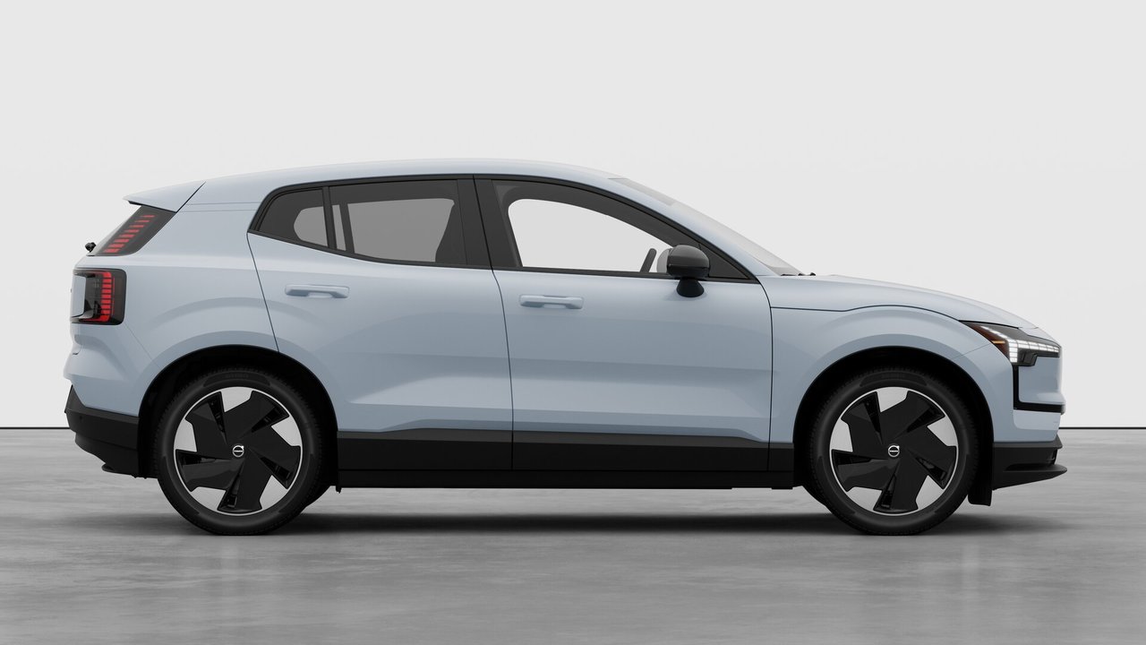 2026 Volvo EX30 Single Motor Extended Range RWD Core-6