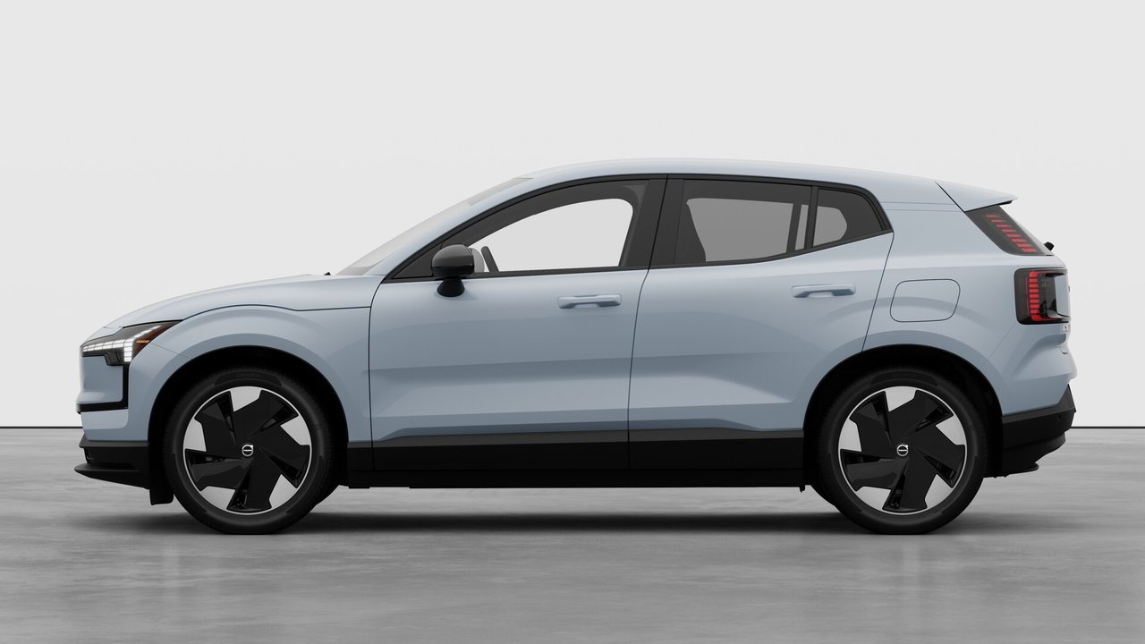 2026 Volvo EX30 Single Motor Extended Range RWD Core-7
