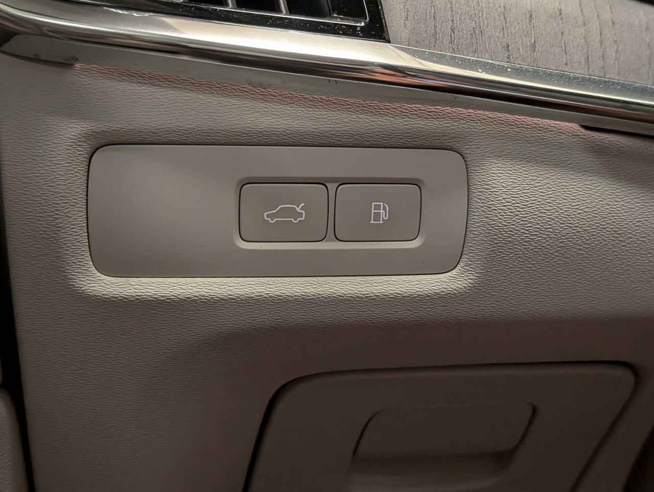 Volvo S90 Recharge T8 eAWD PHEV Ultimate Bright Theme 2024-18
