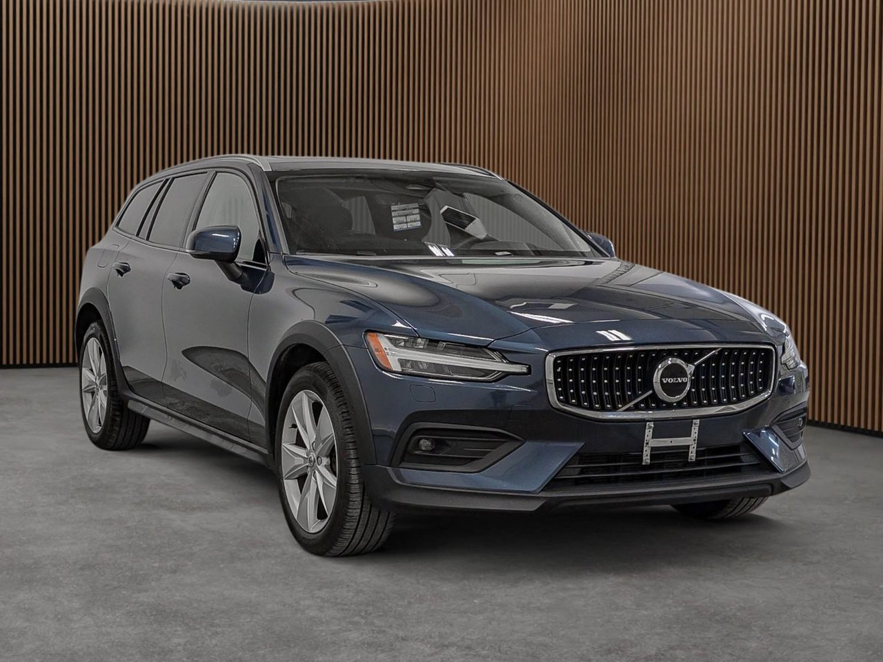 Volvo V60 Cross Country B5 AWD Core 2024-3