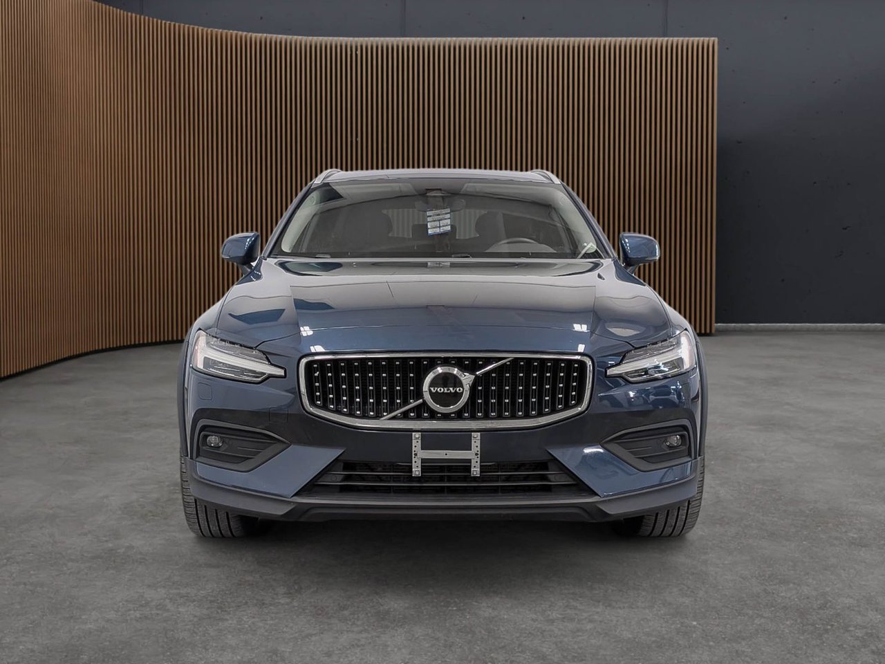 Volvo V60 Cross Country B5 AWD Core 2024-4