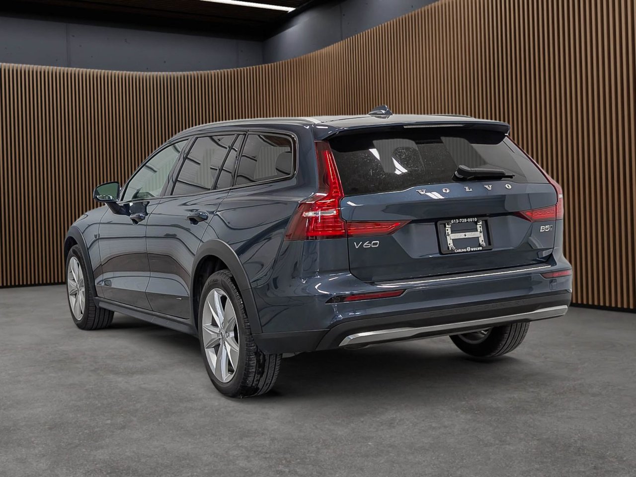 Volvo V60 Cross Country B5 AWD Core 2024-2