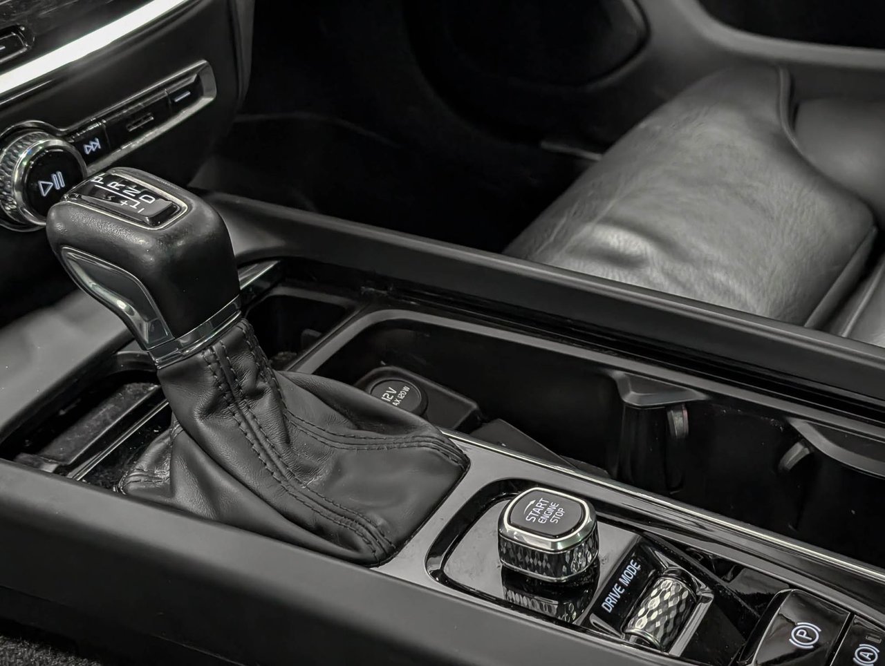 Volvo V60 T6 AWD Momentum 2020-16