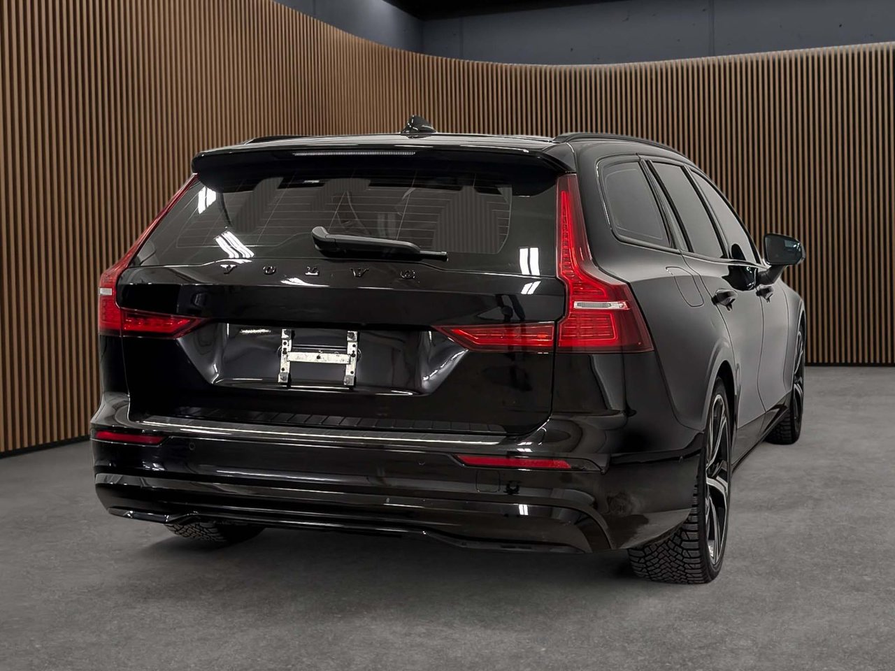 Volvo V60 B6 AWD Ultimate - Dark 2023-4