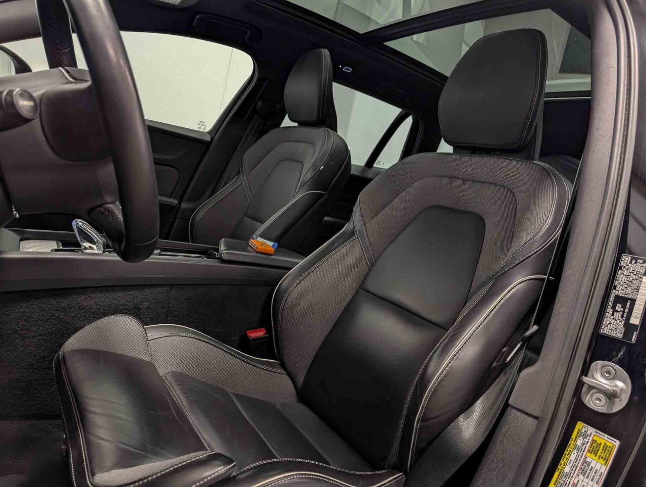 Volvo V60 B6 AWD Ultimate - Dark 2023-8