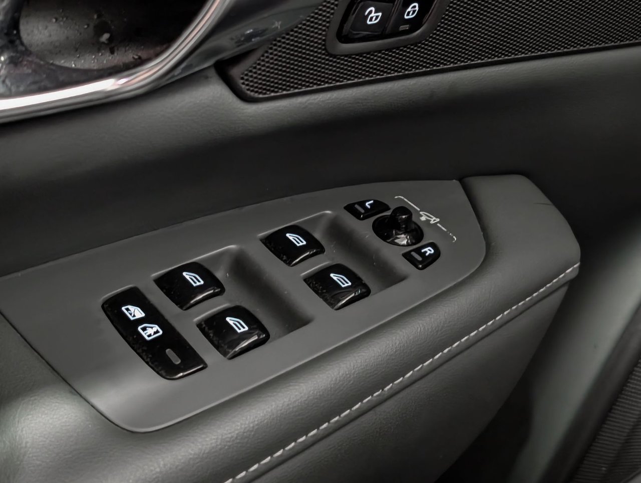 Volvo V90 Cross Country B6 AWD 2022-23