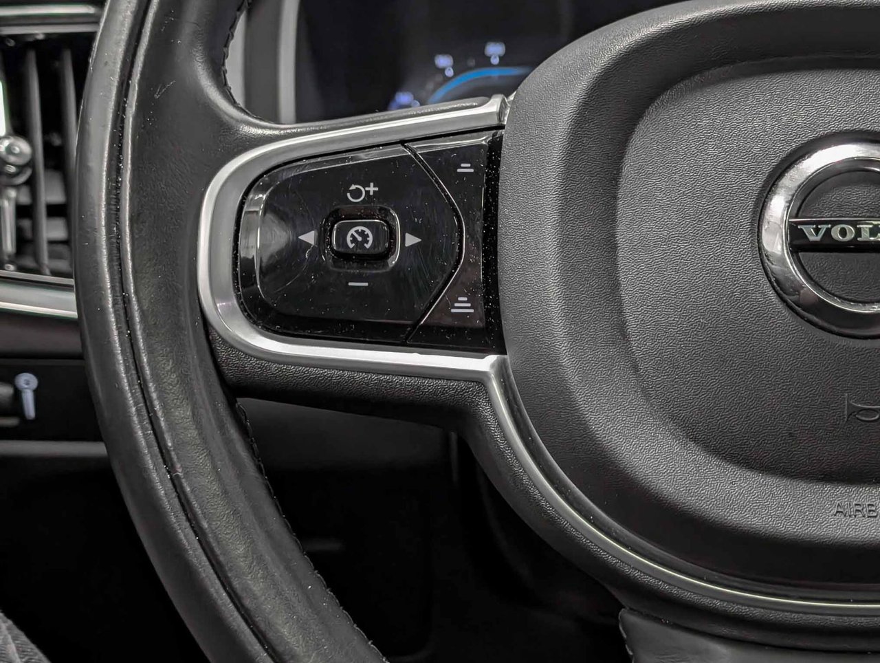 Volvo V90 Cross Country B6 AWD 2022-19