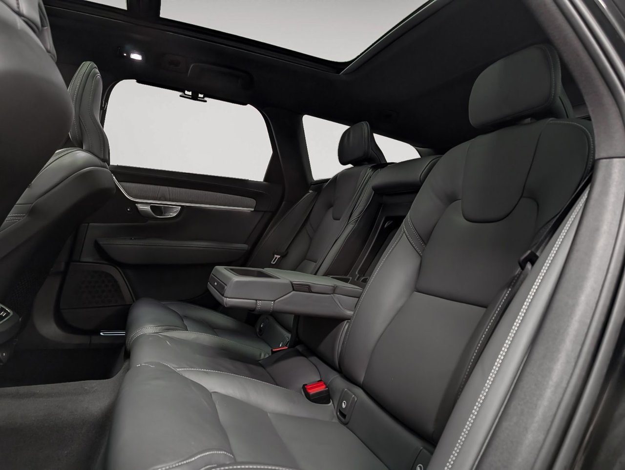 Volvo V90 Cross Country B6 AWD 2022-10