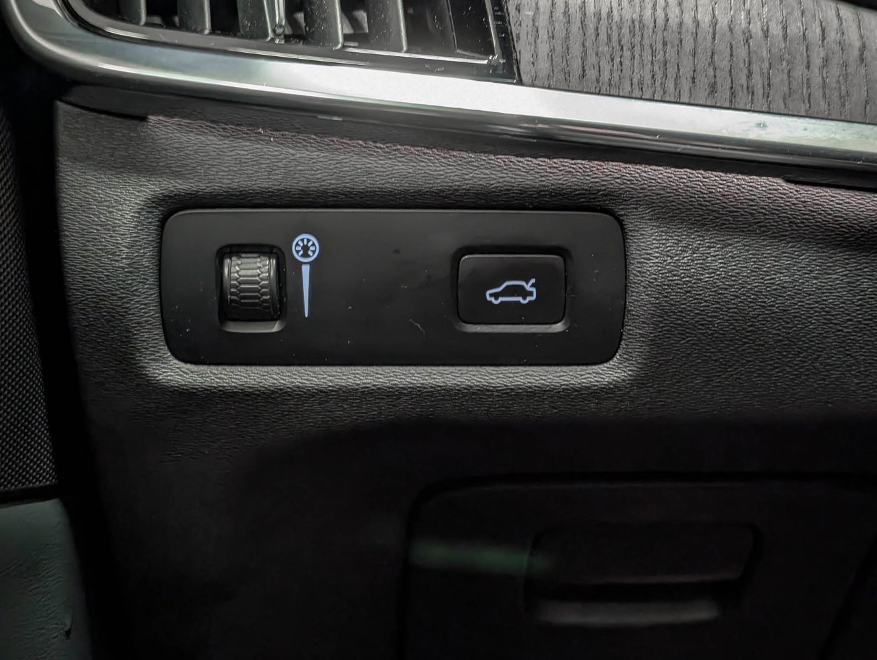 Volvo V90 Cross Country B6 AWD 2022-21