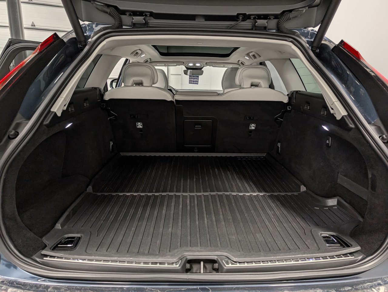 Volvo V90 Cross Country B6 AWD 2022-12