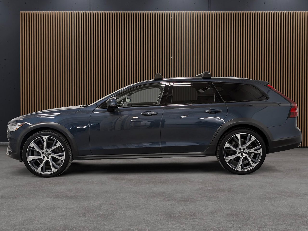 Volvo V90 Cross Country B6 AWD 2022-1