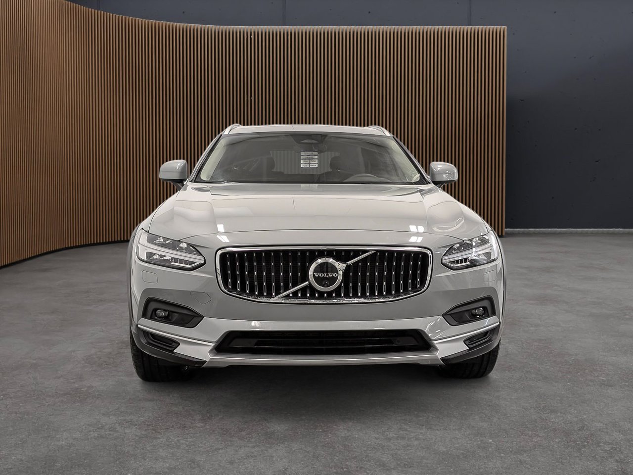 Volvo V90 Cross Country B6 AWD Plus 2025-1
