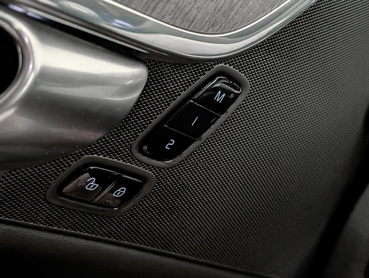 Volvo V90 Cross Country B6 AWD Plus 2025-21