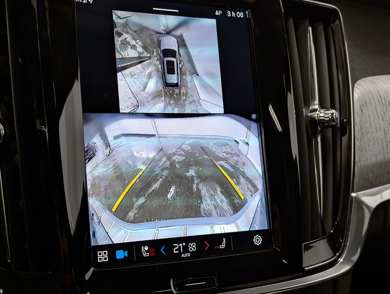 Volvo V90 Cross Country B6 AWD Plus 2025-23