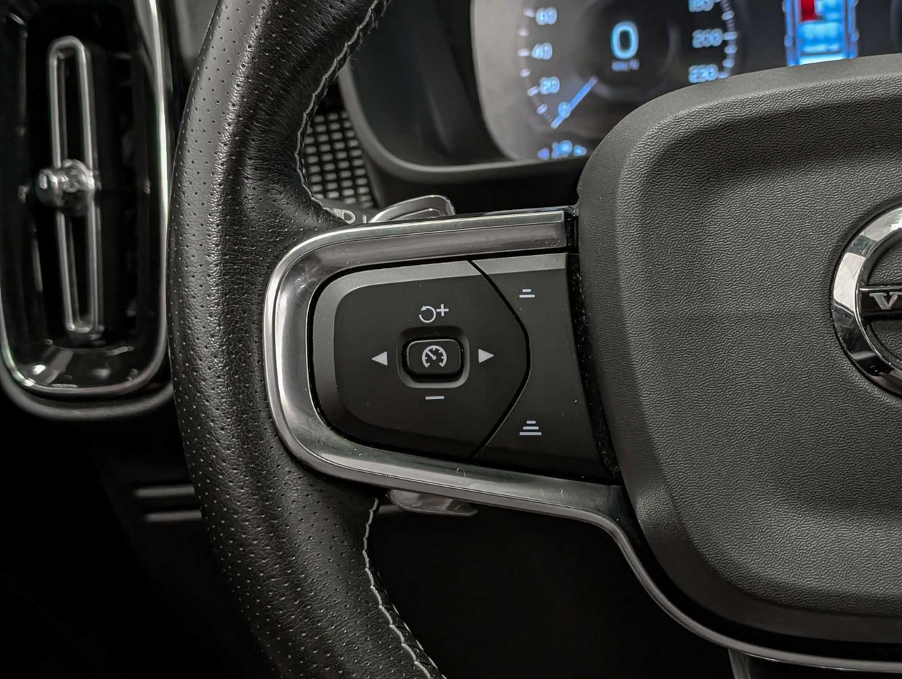 Volvo XC40 T5 AWD R-Design 2020-21