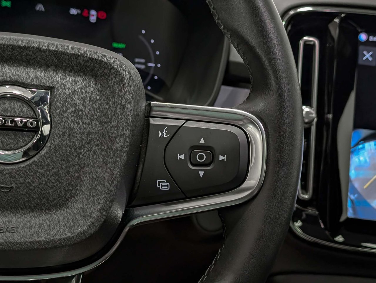 Volvo XC40 Recharge TWIN Ultimate - Dark 2023-17