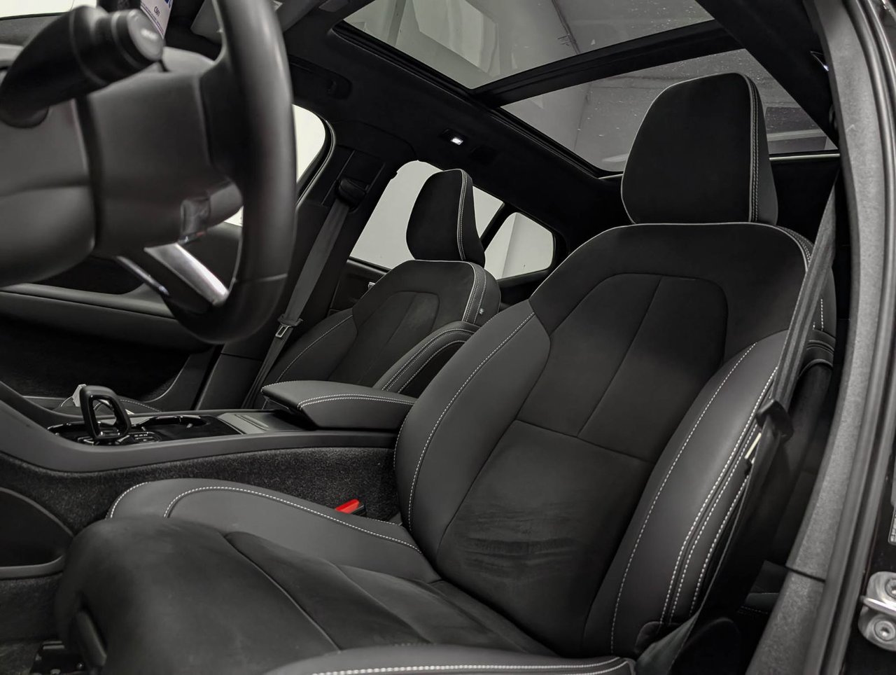 Volvo XC40 Recharge TWIN Ultimate - Dark 2023-8