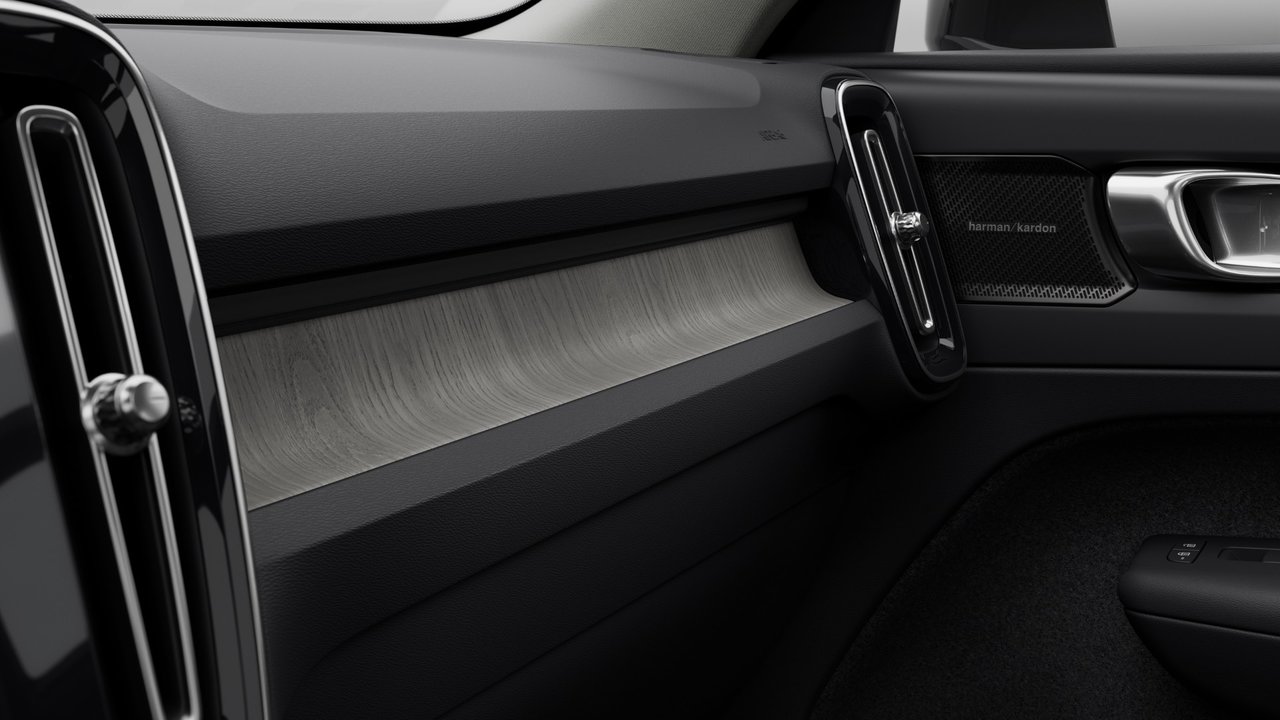 2024 Volvo XC40 B5 AWD Ultimate Bright Theme-6