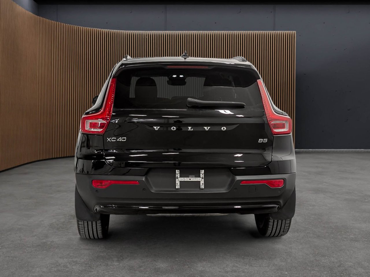Volvo XC40 B5 AWD Ultimate Dark Theme 2024-3