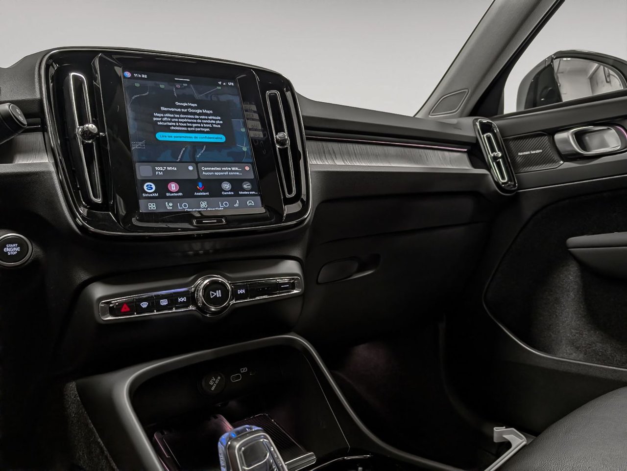Volvo XC40 B5 AWD Plus Dark Theme 2024-12