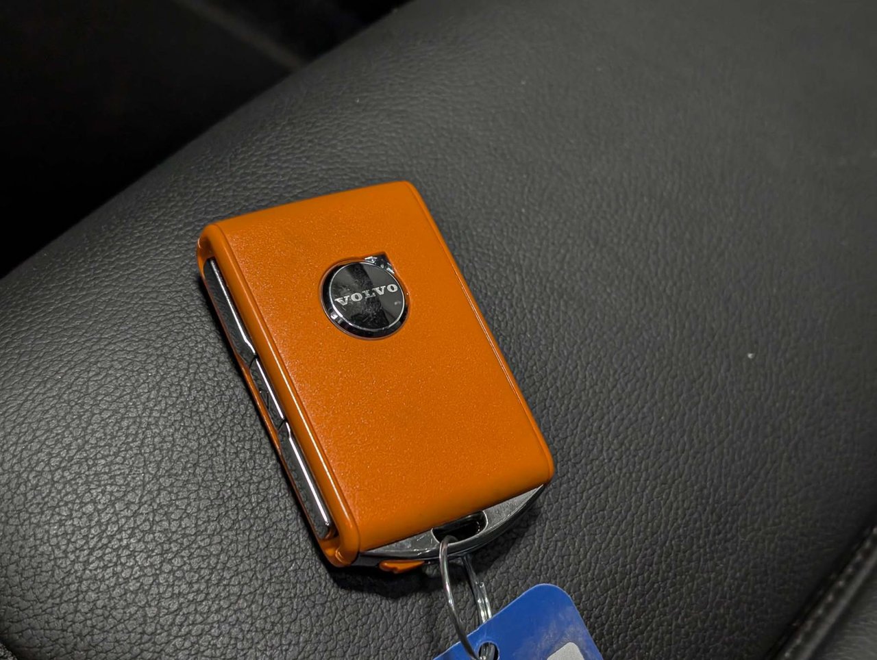 2025 Volvo XC40 B5 AWD Plus Dark Theme-27