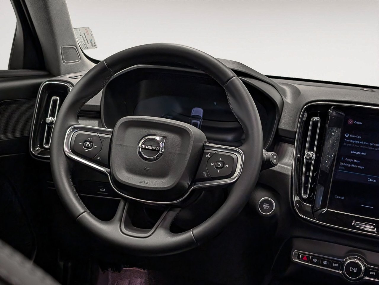 Volvo XC40 B5 AWD Plus Bright Theme 2025-13