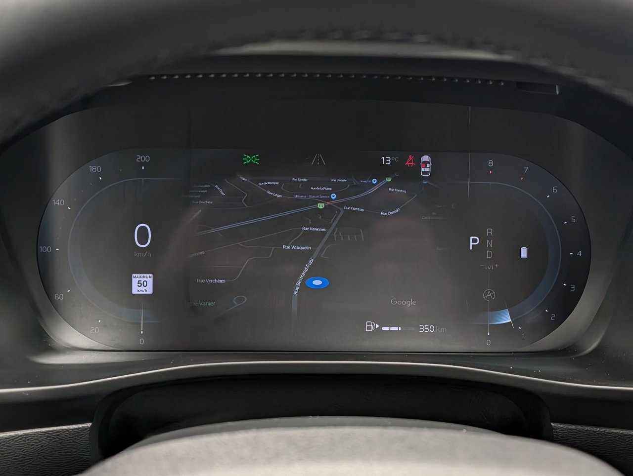 Volvo XC40 B5 AWD Plus Bright Theme 2025-24