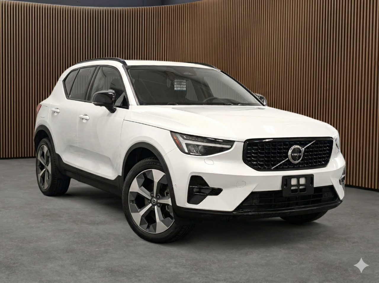 Volvo XC40 B5 AWD Plus Dark Theme 2025-3