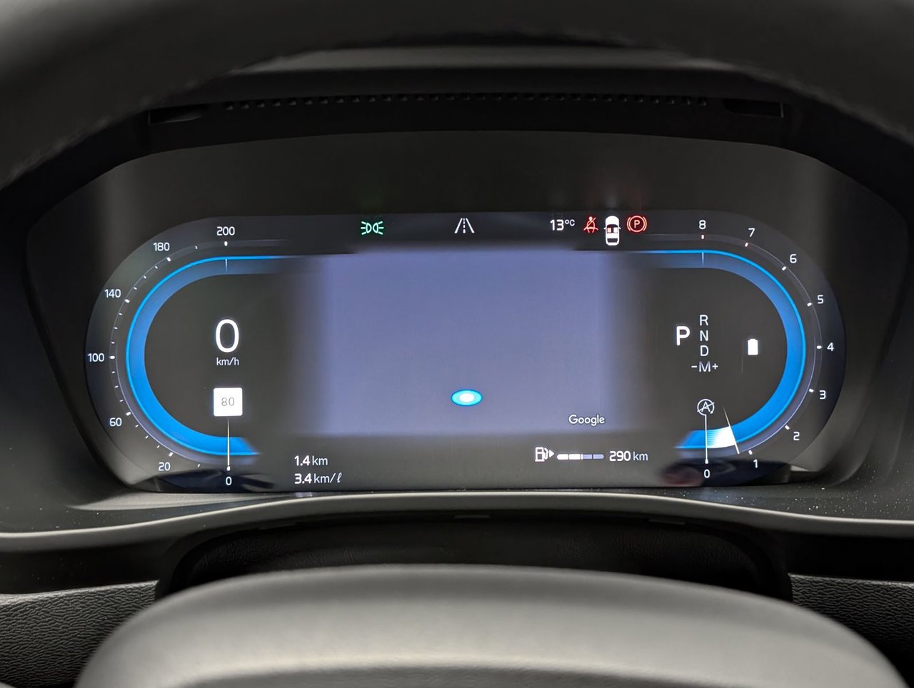 Volvo XC40 B5 AWD Plus Dark Theme 2025-16