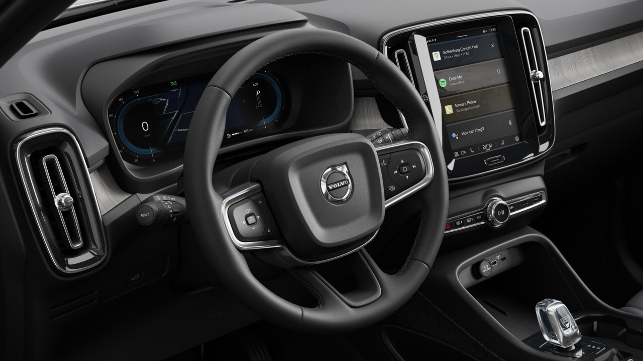 2025 Volvo XC40 B5 AWD Plus Dark Theme-11