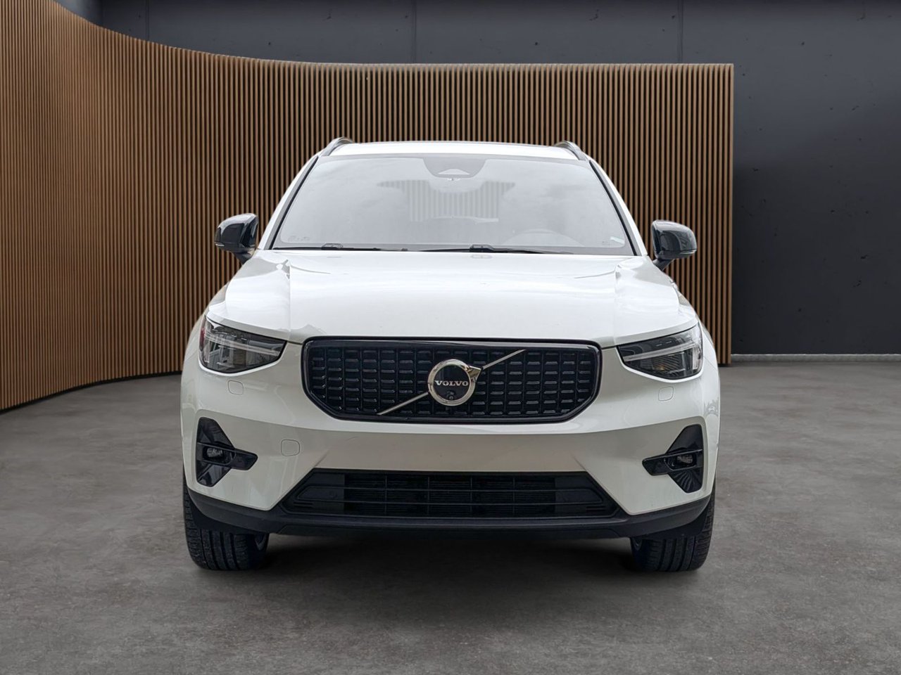 Volvo XC40 B5 AWD Ultra Dark Theme 2025-1