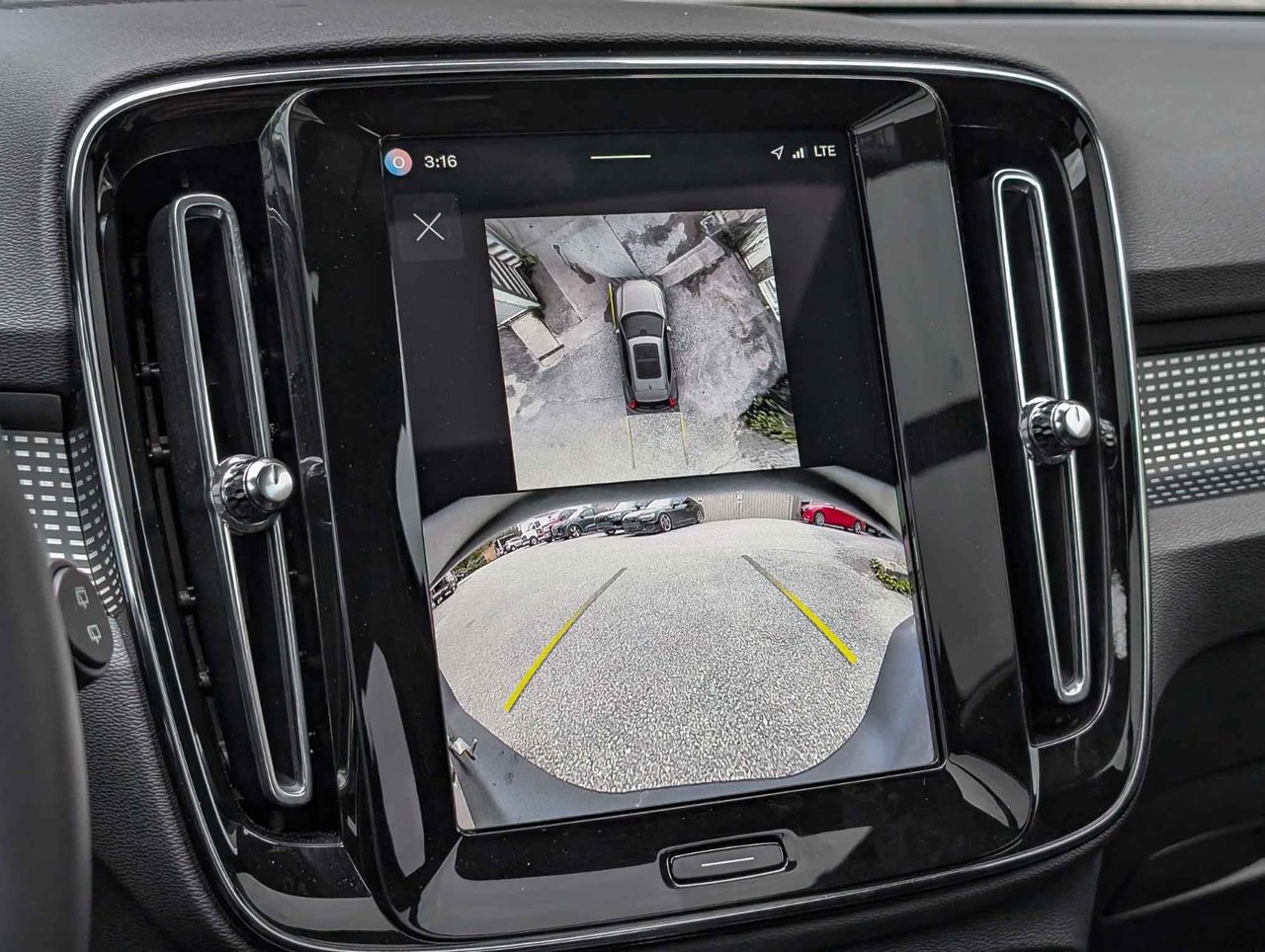 Volvo XC40 B5 AWD Ultra Dark Theme 2025-21