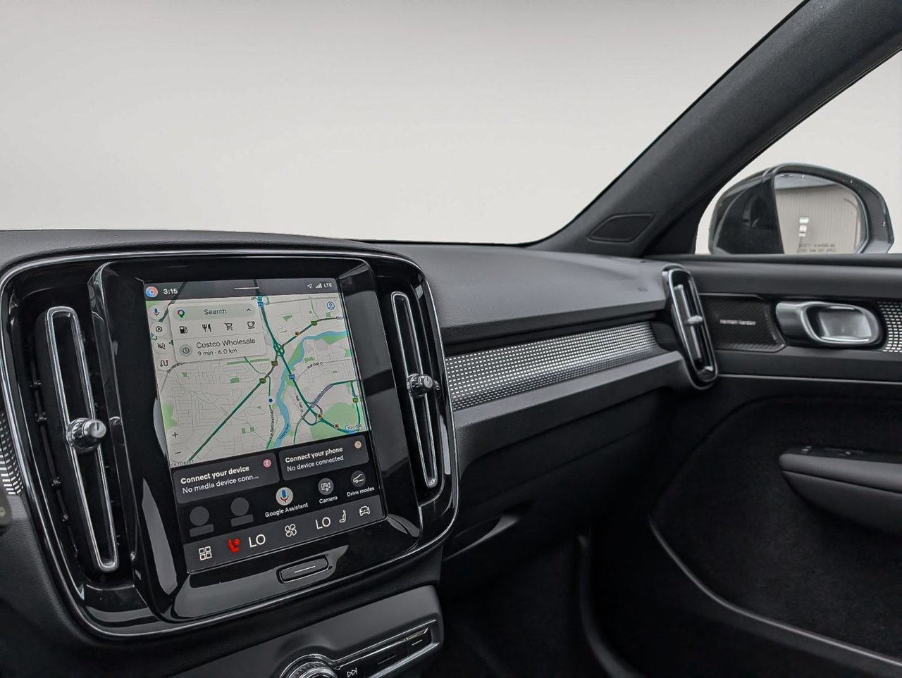 Volvo XC40 B5 AWD Ultra Dark Theme 2025-11