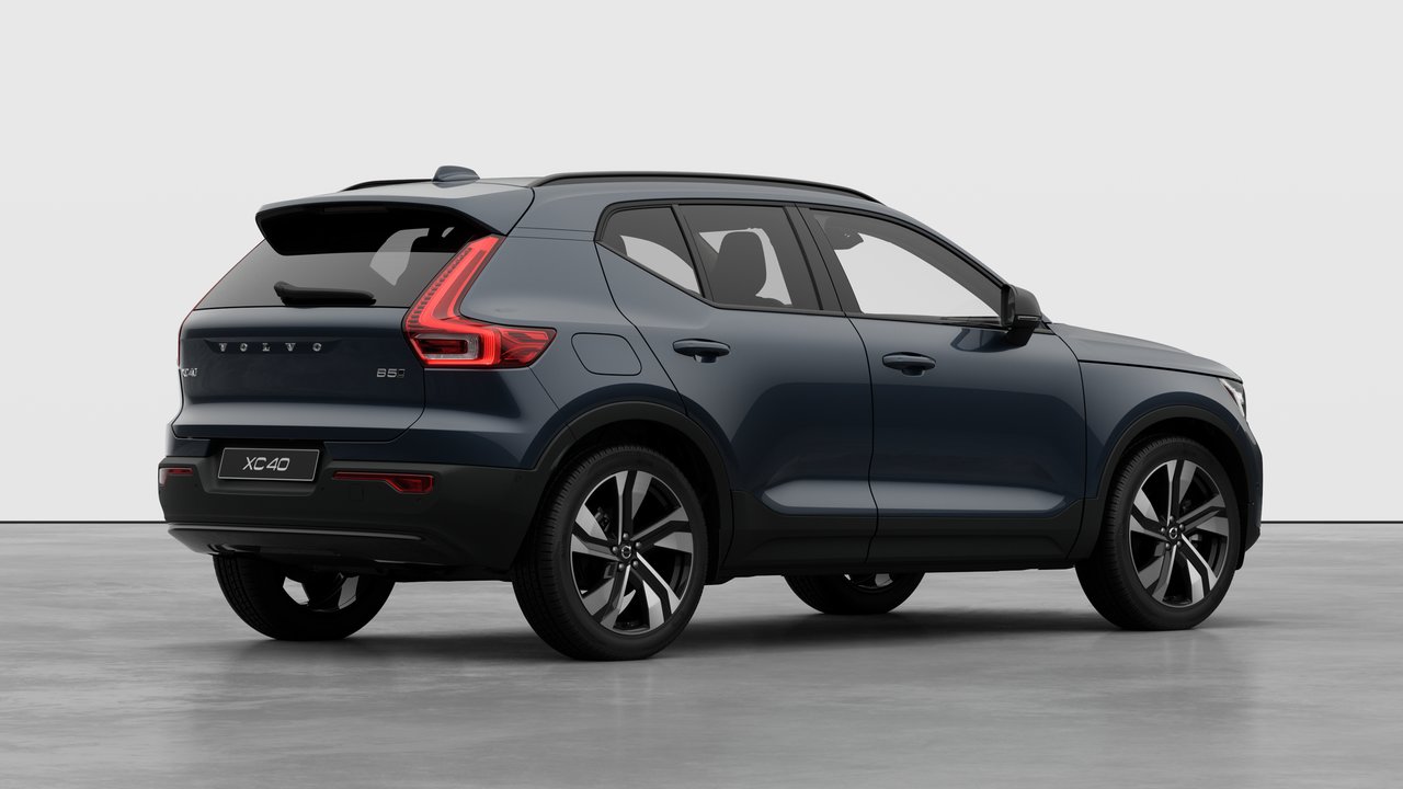 2026 Volvo XC40 B5 AWD Ultra Dark Theme-3